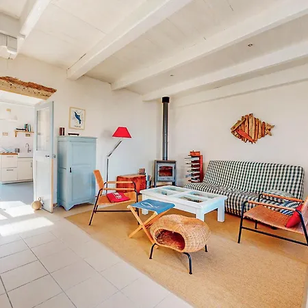 Hébergement de vacances Awesome Home In Saint-Denis-D'Oleron With Wifi *